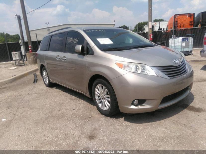 TOYOTA SIENNA