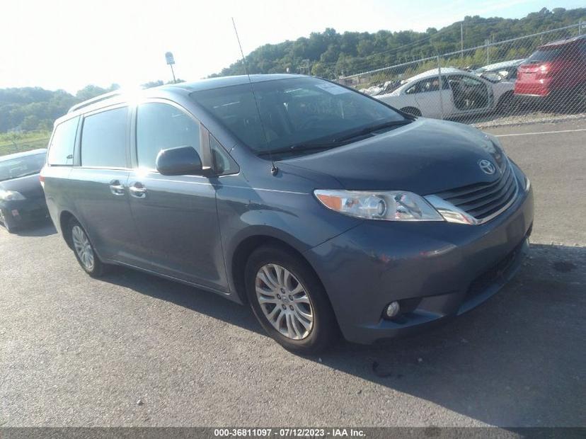 TOYOTA SIENNA