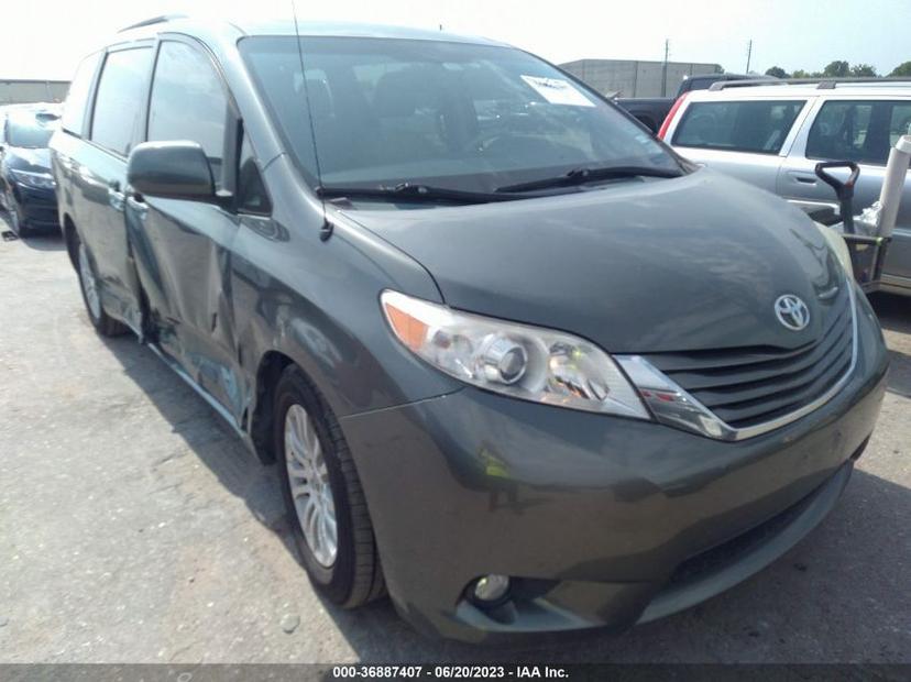 TOYOTA SIENNA