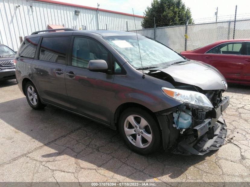 TOYOTA SIENNA