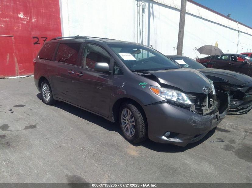 TOYOTA SIENNA