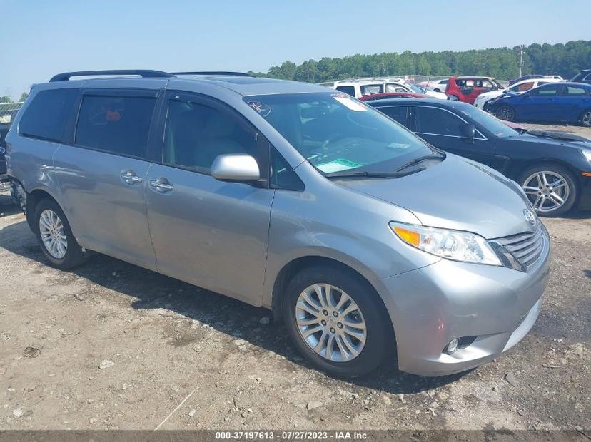 TOYOTA SIENNA