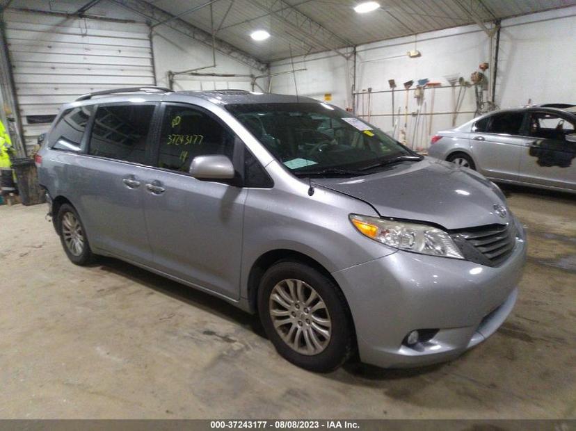 TOYOTA SIENNA