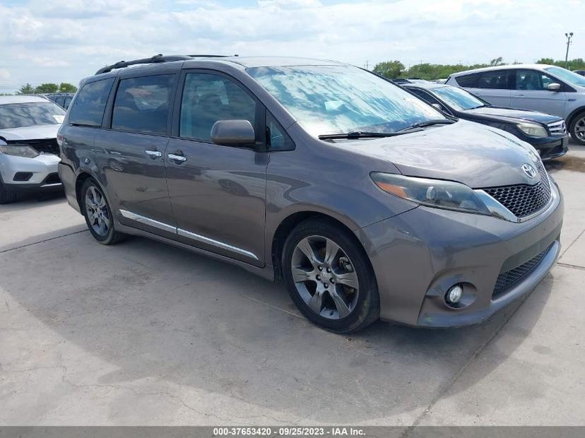 TOYOTA SIENNA