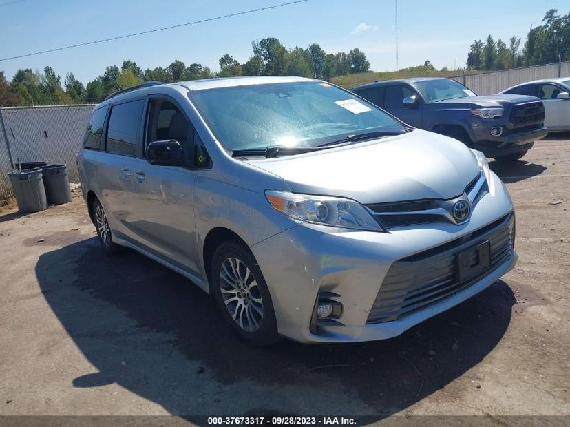 TOYOTA SIENNA