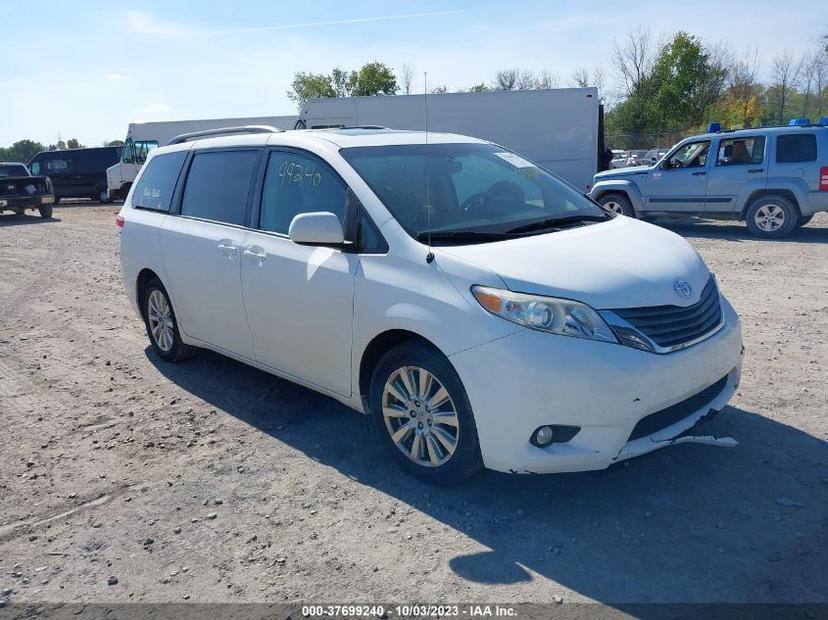 TOYOTA SIENNA