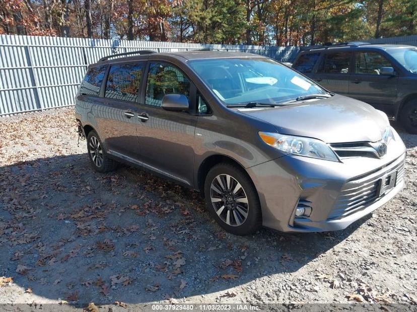 TOYOTA SIENNA