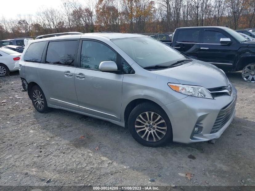 TOYOTA SIENNA