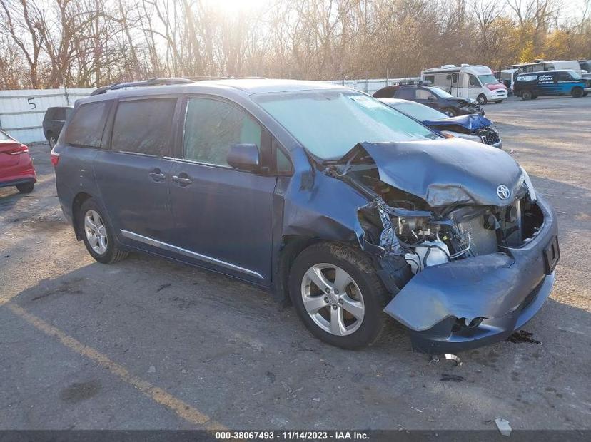 TOYOTA SIENNA