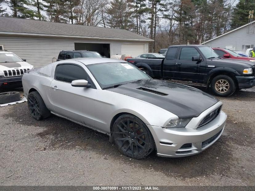 FORD MUSTANG