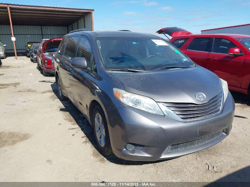 TOYOTA SIENNA