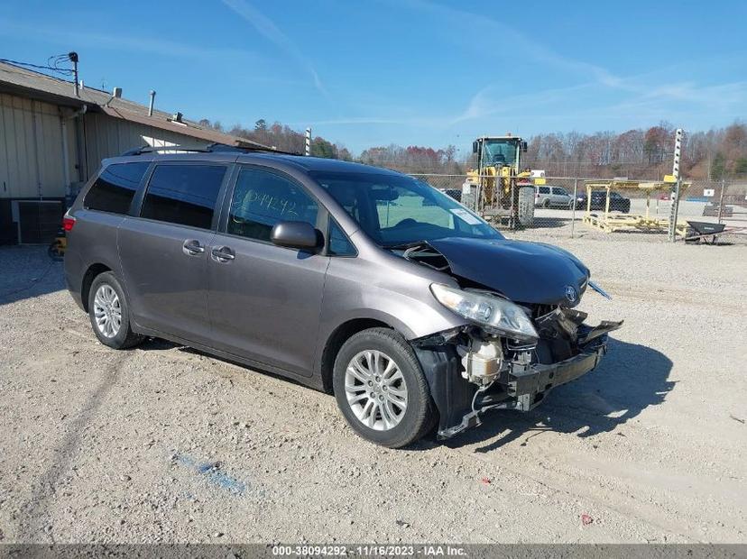 TOYOTA SIENNA