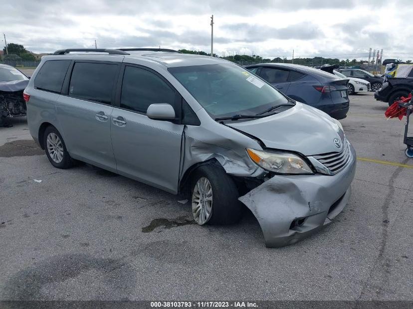 TOYOTA SIENNA