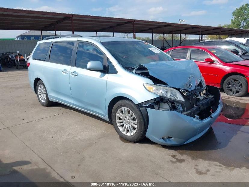 TOYOTA SIENNA