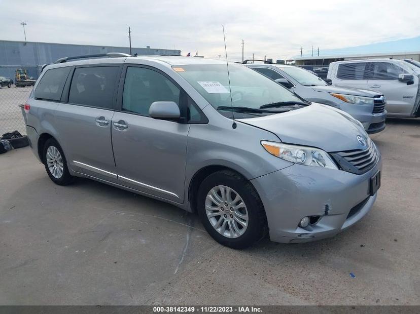 TOYOTA SIENNA