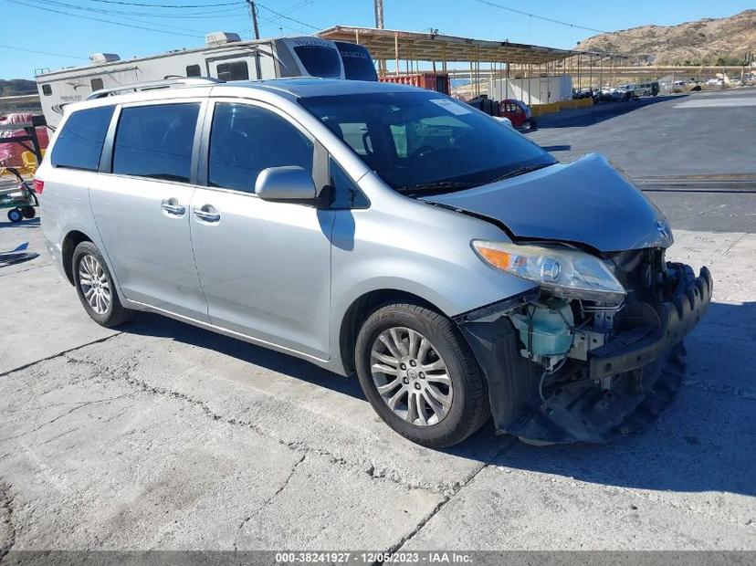 TOYOTA SIENNA