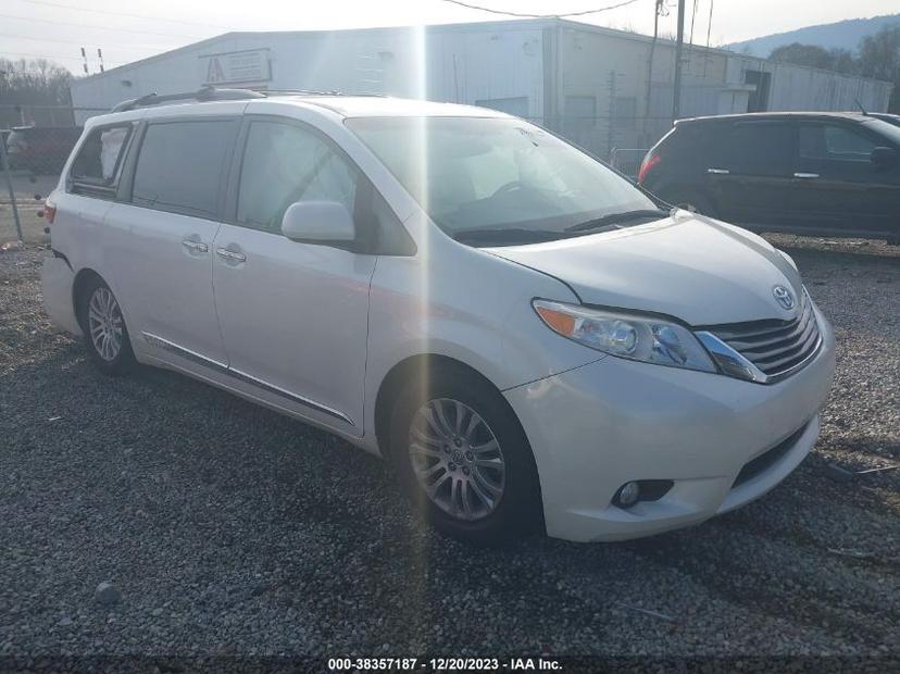 TOYOTA SIENNA