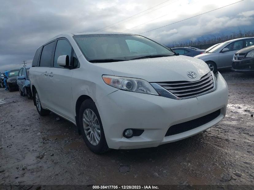 TOYOTA SIENNA