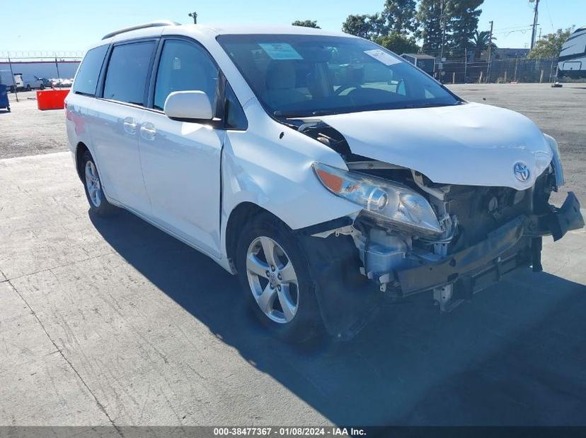 TOYOTA SIENNA