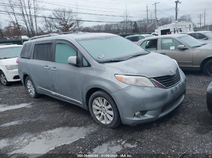 TOYOTA SIENNA