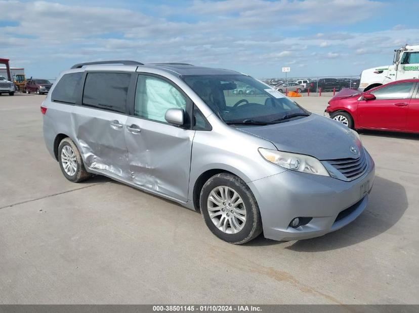 TOYOTA SIENNA