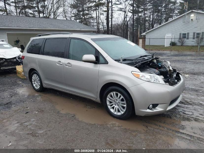 TOYOTA SIENNA