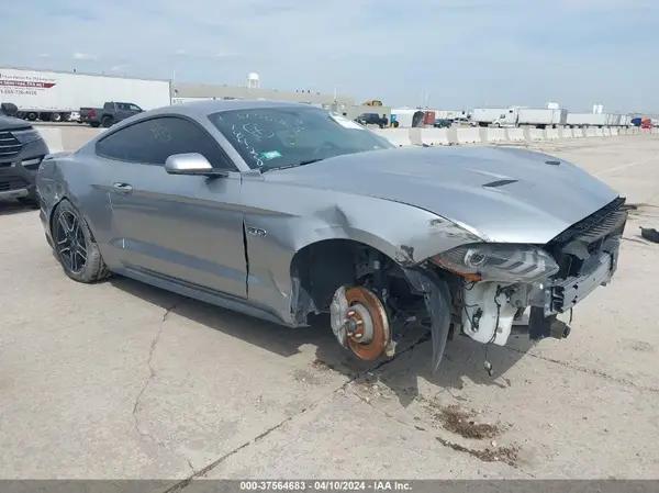 FORD MUSTANG