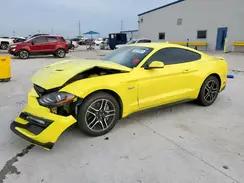 FORD MUSTANG