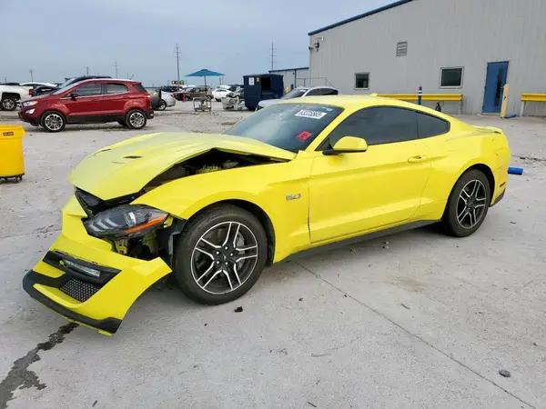 FORD MUSTANG
