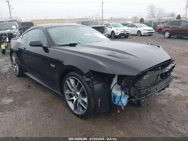 FORD MUSTANG