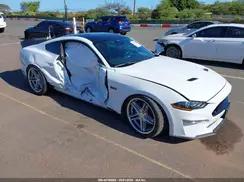 FORD MUSTANG