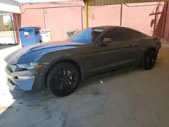 FORD MUSTANG
