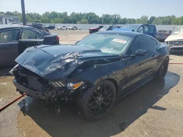 FORD MUSTANG