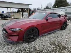FORD MUSTANG