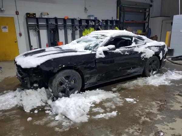 FORD MUSTANG