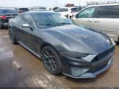 FORD MUSTANG