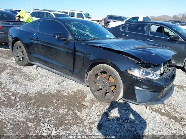 FORD MUSTANG