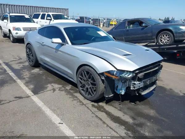 FORD MUSTANG