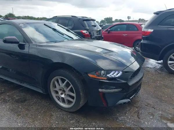 FORD MUSTANG
