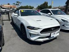 FORD MUSTANG