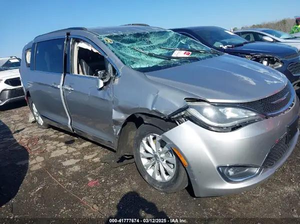 CHRYSLER PACIFICA