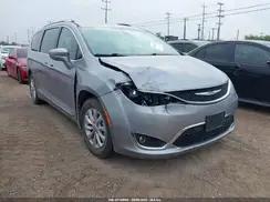 CHRYSLER PACIFICA