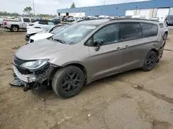 CHRYSLER PACIFICA