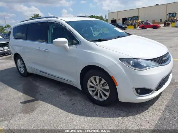 CHRYSLER PACIFICA