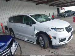 CHRYSLER PACIFICA