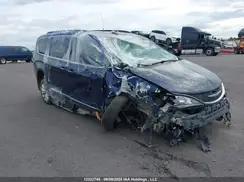 CHRYSLER PACIFICA