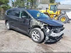 CHRYSLER PACIFICA