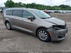 CHRYSLER PACIFICA