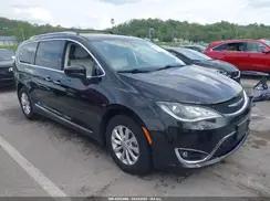 CHRYSLER PACIFICA