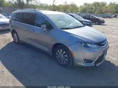 CHRYSLER PACIFICA